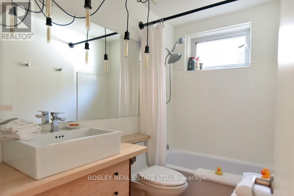 Main - 10 Tennis Crescent, Toronto, Ontario  M4K 1J3 - Photo 9 - E12740402