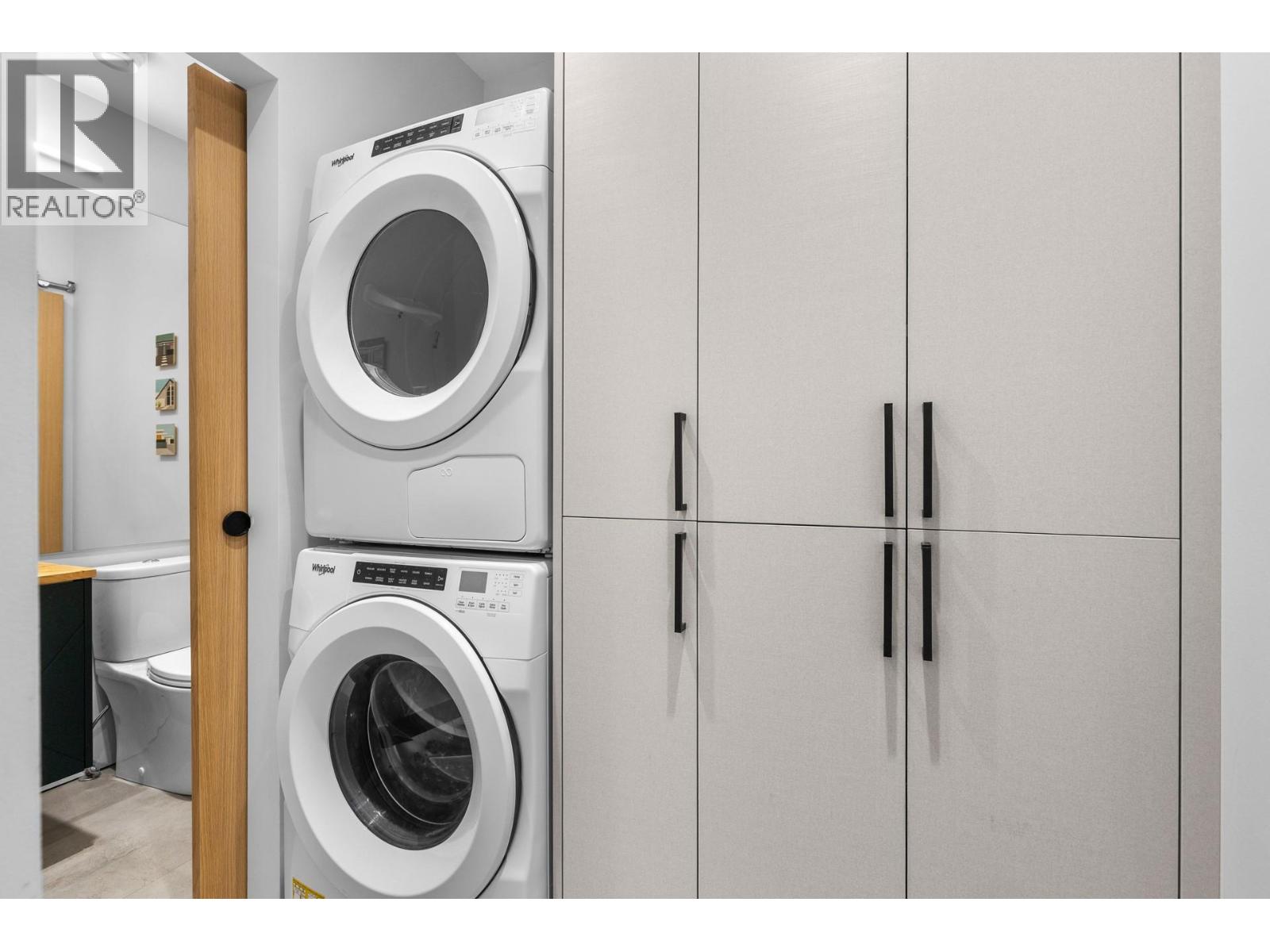 4043 Lakeside Road Penticton Photo 11