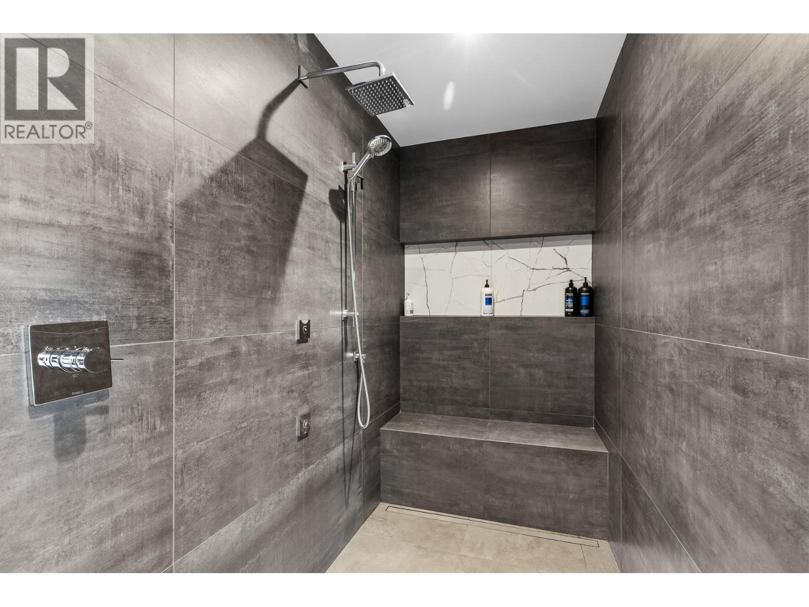 4043 Lakeside Road Penticton Photo 38