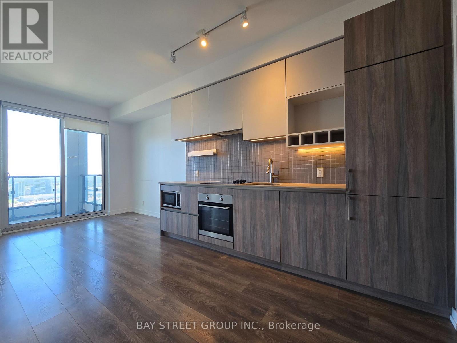 2708 - 950 PORTAGE PARKWAY, Vaughan, Ontario