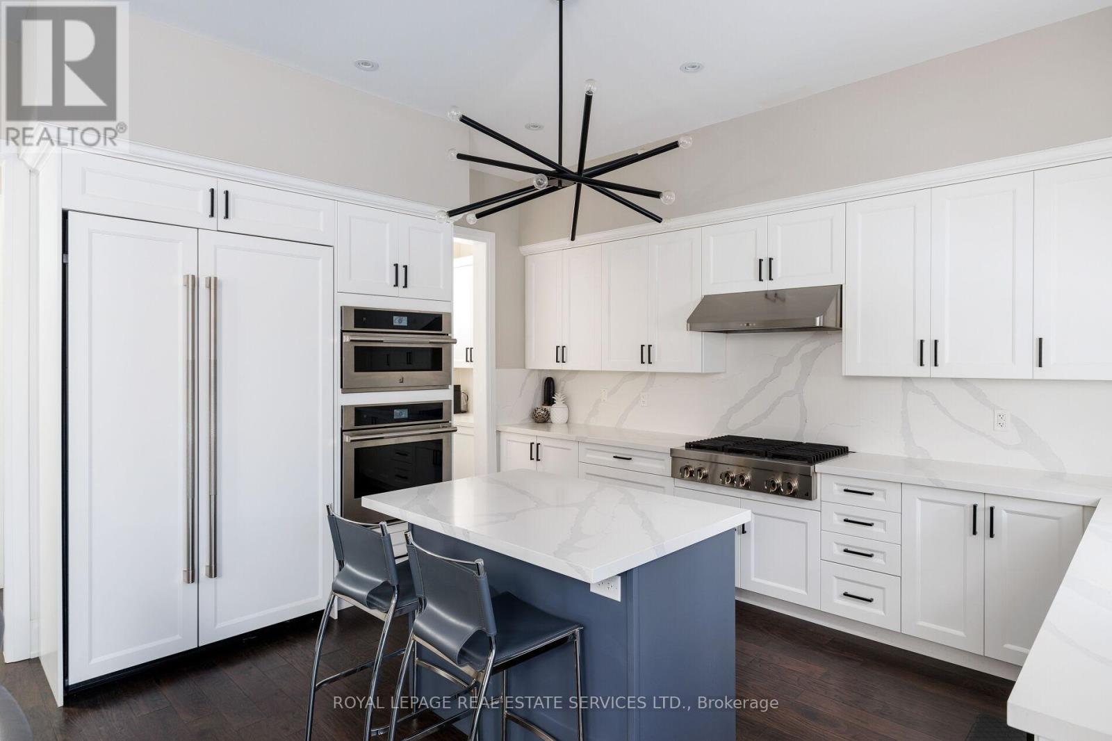 175 Burloak Drive W, Oakville, Ontario  L6L 6E6 - Photo 11 - W12740400