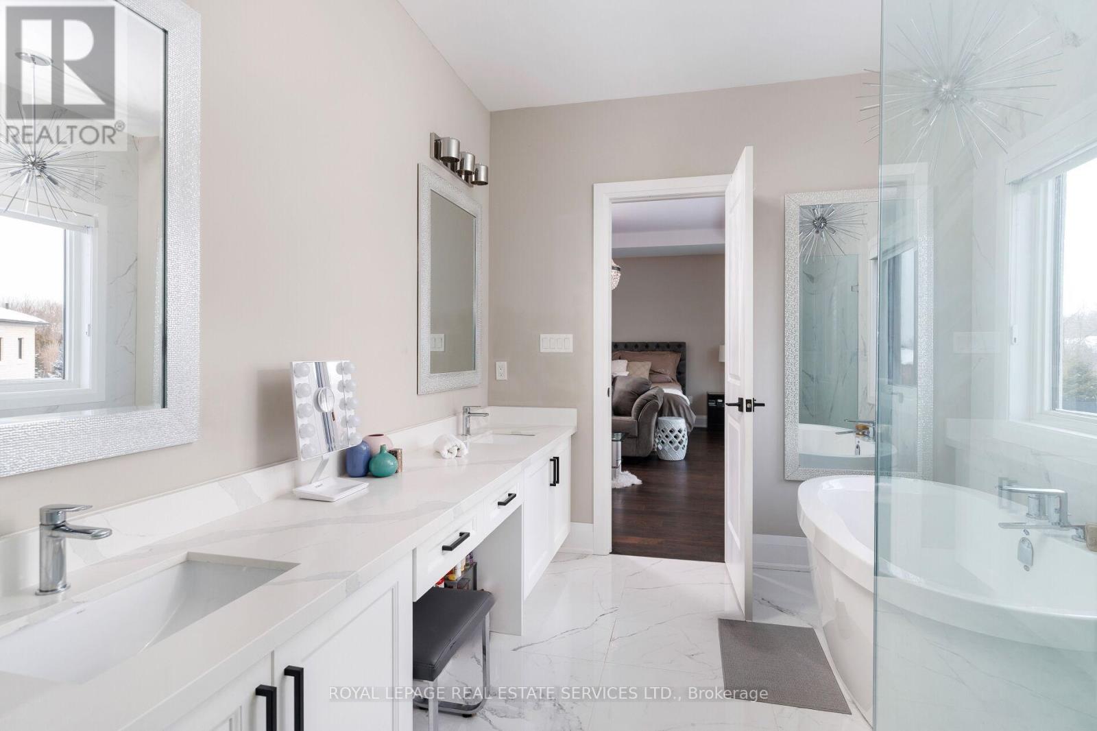 175 Burloak Drive W, Oakville, Ontario  L6L 6E6 - Photo 25 - W12740400