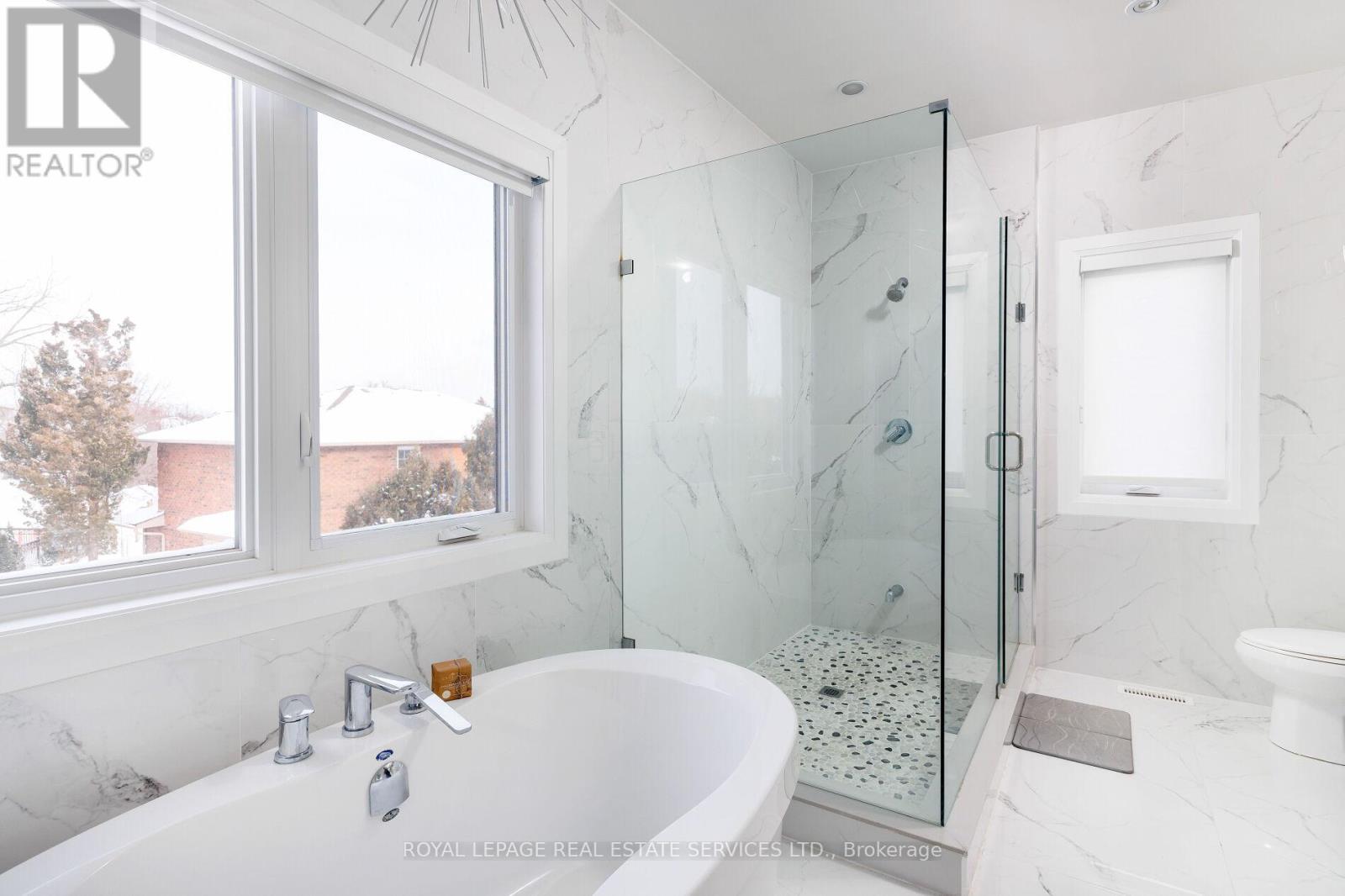 175 Burloak Drive W, Oakville, Ontario  L6L 6E6 - Photo 27 - W12740400