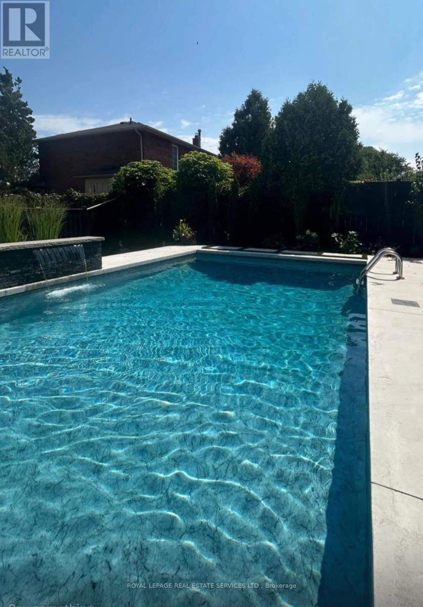 175 Burloak Drive W, Oakville, Ontario  L6L 6E6 - Photo 45 - W12740400