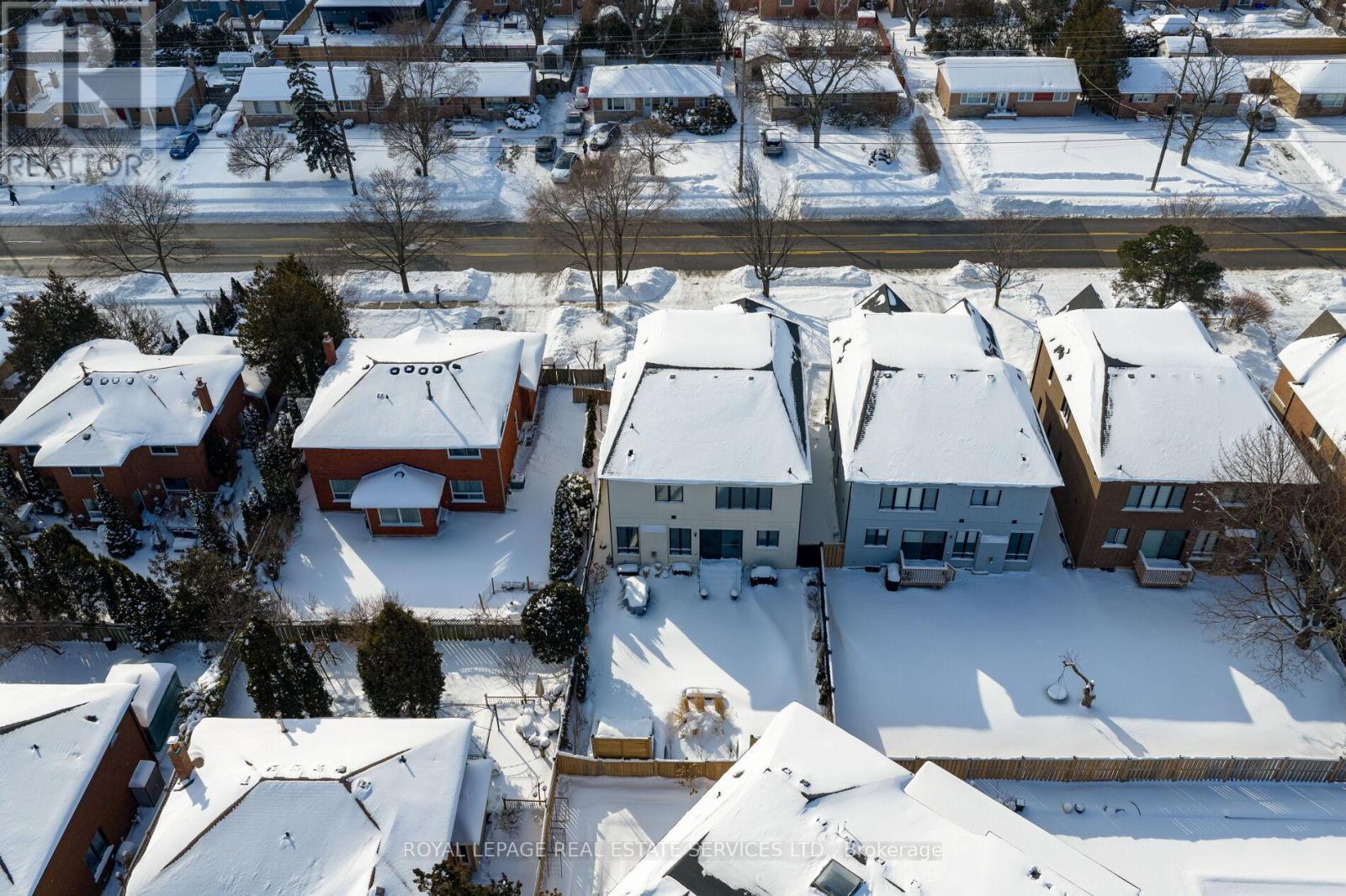 175 Burloak Drive W, Oakville, Ontario  L6L 6E6 - Photo 48 - W12740400