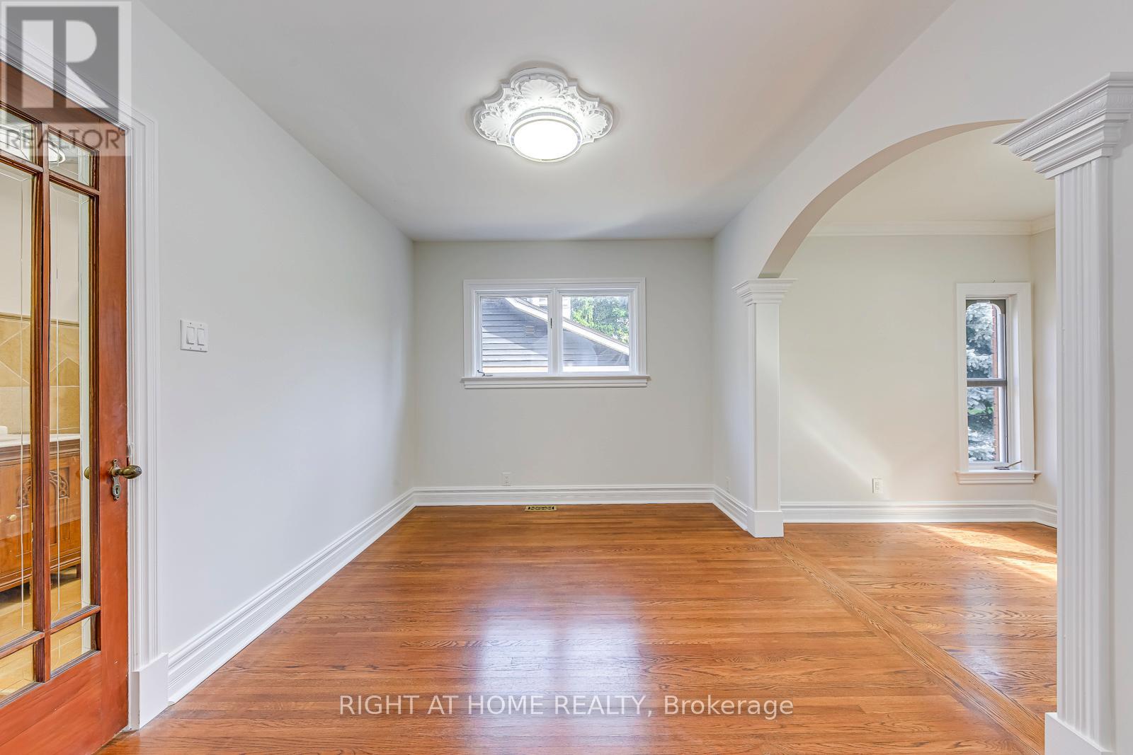 435 Maple Avenue, Oakville, Ontario  L6J 2J2 - Photo 9 - W12740420