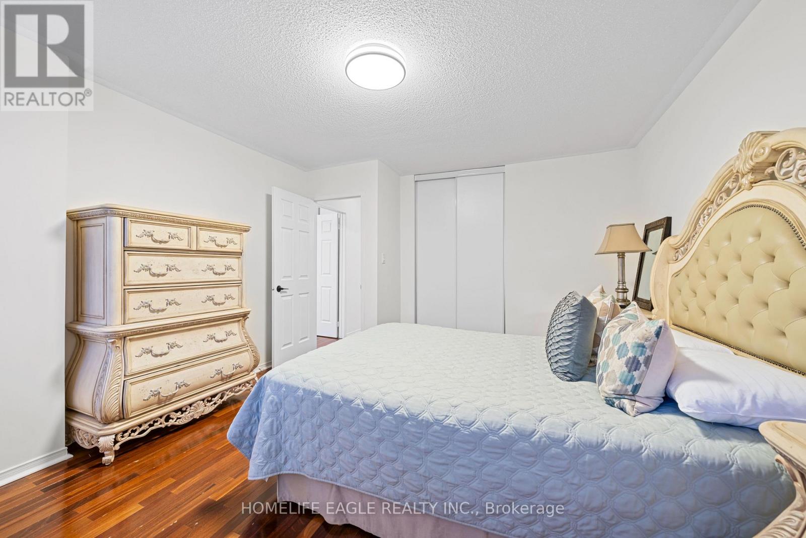 24 Ridgefield Court, Brampton, Ontario  L6P 1B4 - Photo 12 - W12740430