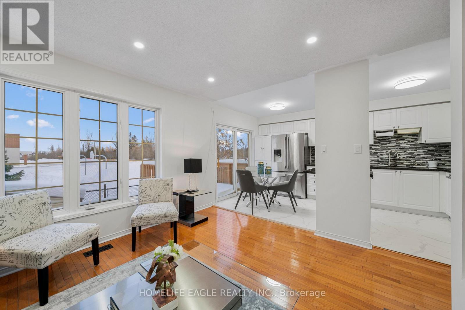 24 Ridgefield Court, Brampton, Ontario  L6P 1B4 - Photo 6 - W12740430