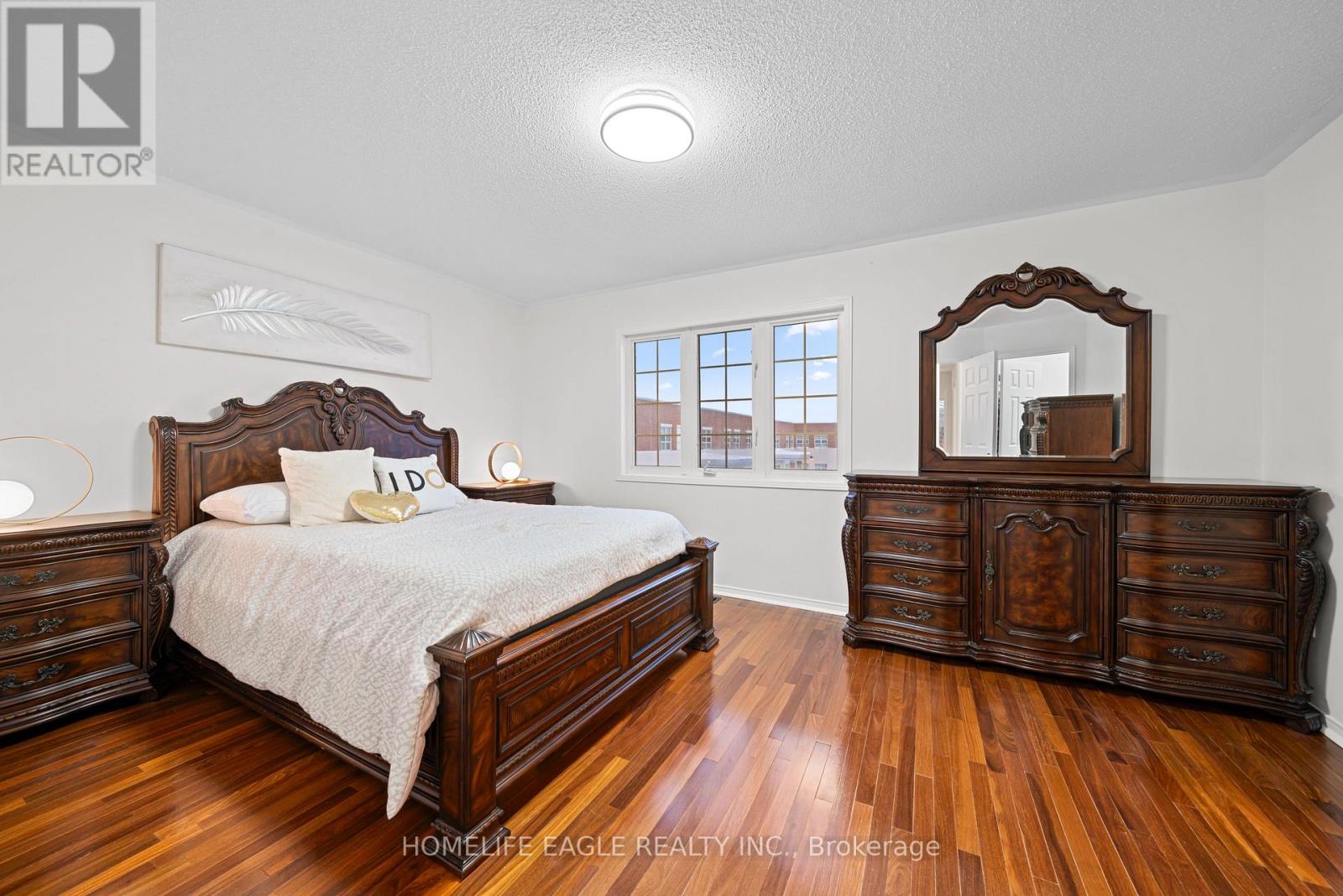 24 Ridgefield Court, Brampton, Ontario  L6P 1B4 - Photo 7 - W12740430