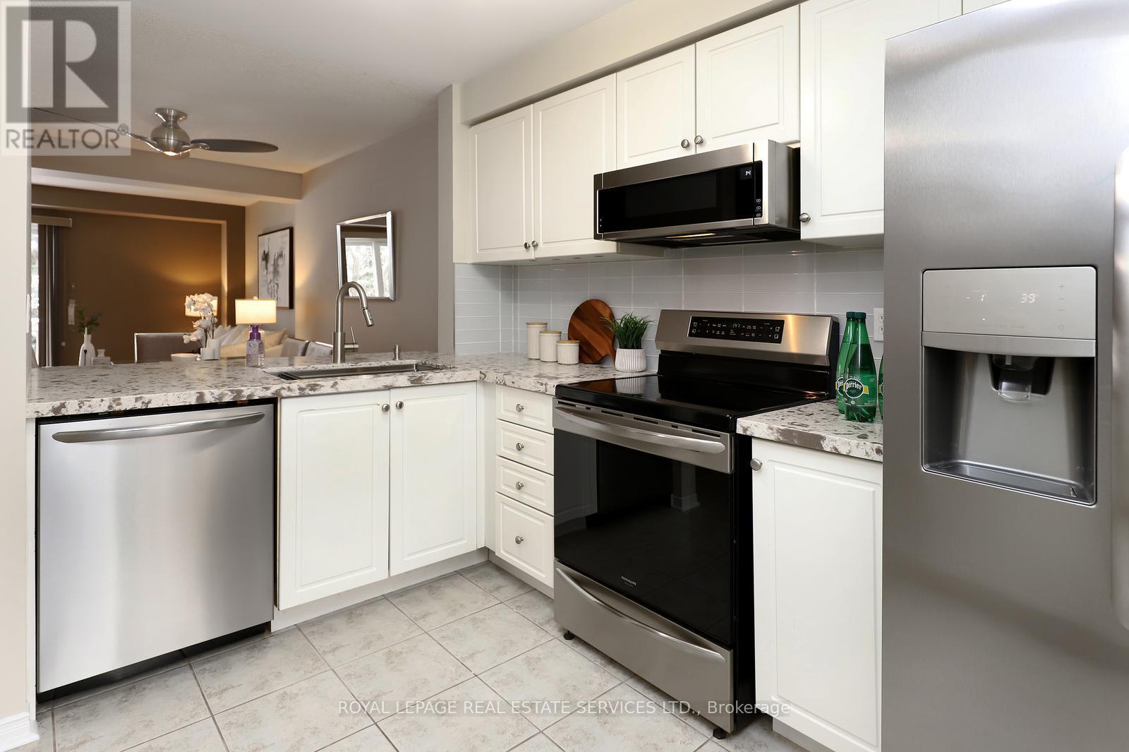 67 - 1575 South Parade Court, Mississauga, Ontario  L5M 6E9 - Photo 6 - W12740446