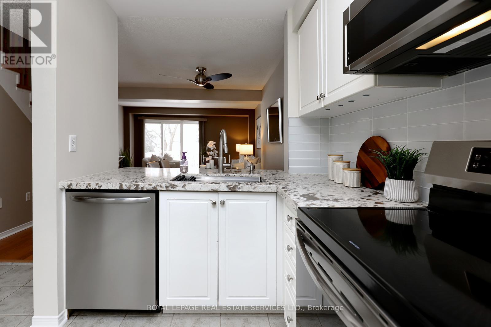 67 - 1575 South Parade Court, Mississauga, Ontario  L5M 6E9 - Photo 7 - W12740446