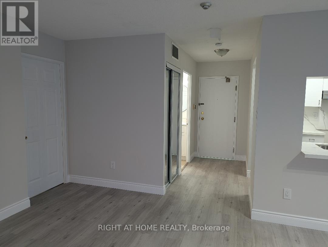 1504 - 265 Enfield Place, Mississauga, Ontario  L5B 3Y7 - Photo 7 - W12740460