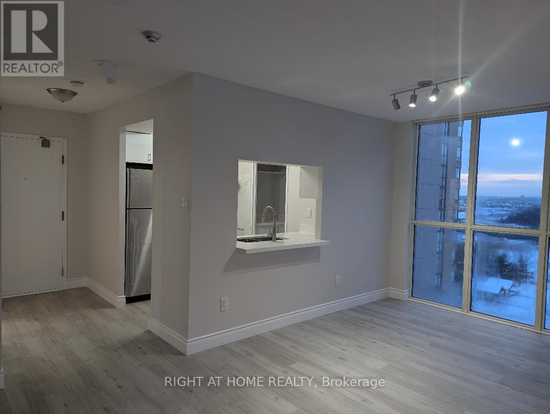 1504 - 265 Enfield Place, Mississauga, Ontario  L5B 3Y7 - Photo 8 - W12740460