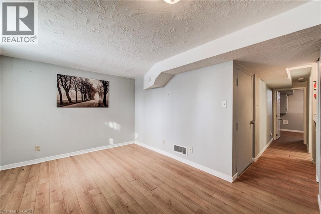 839 Doon Village Road, Kitchener, Ontario  N2P 1A1 - Photo 35 - 40801764