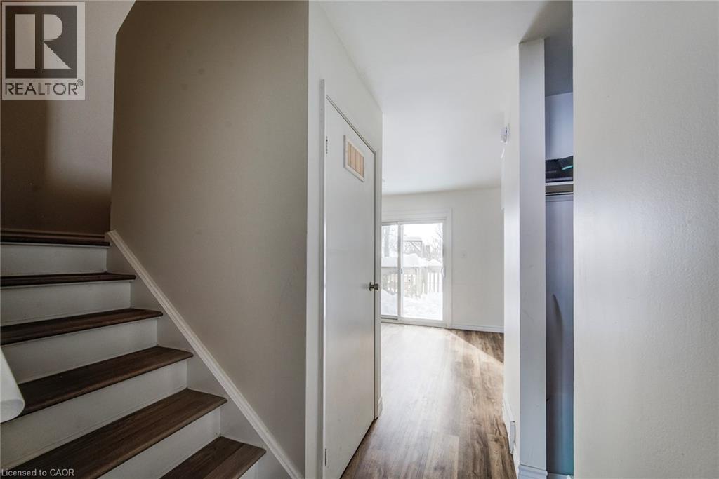 839 Doon Village Road, Kitchener, Ontario  N2P 1A1 - Photo 9 - 40801764