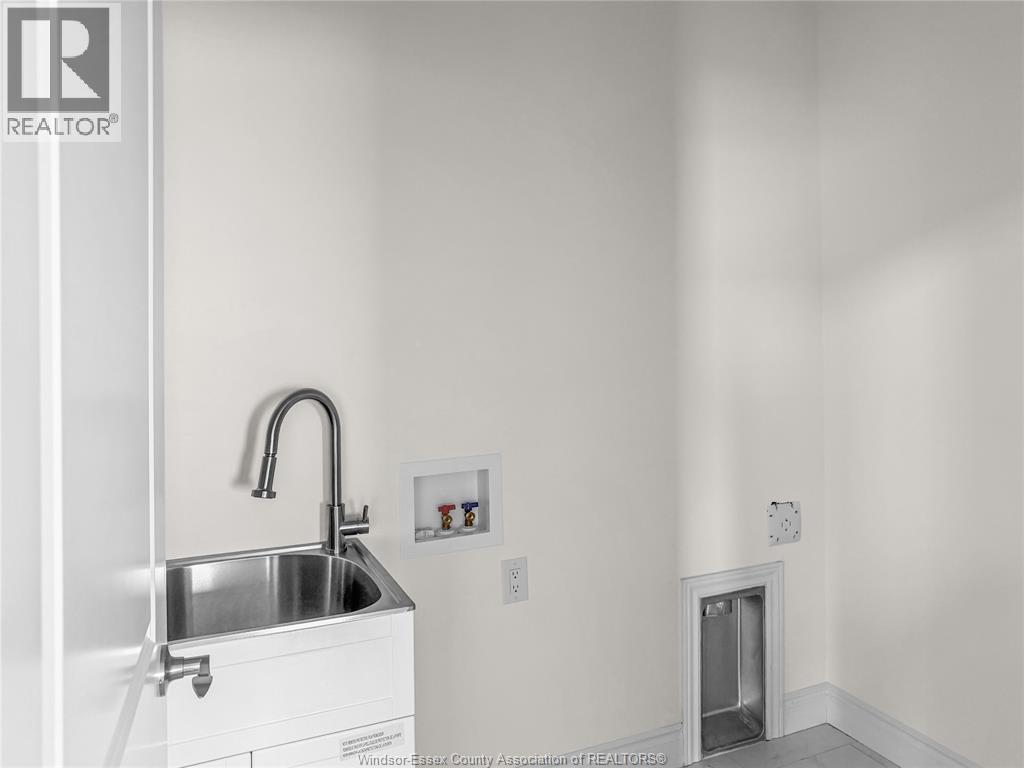 218 Mclellan Avenue, Amherstburg, Ontario  N9V 0H1 - Photo 11 - 26002178