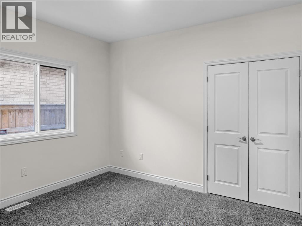 218 Mclellan Avenue, Amherstburg, Ontario  N9V 0H1 - Photo 9 - 26002178