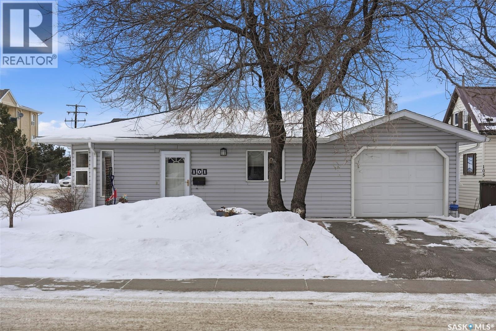 101 2nd Street S, Martensville, Saskatchewan  S0K 2T0 - Photo 3 - SK027631