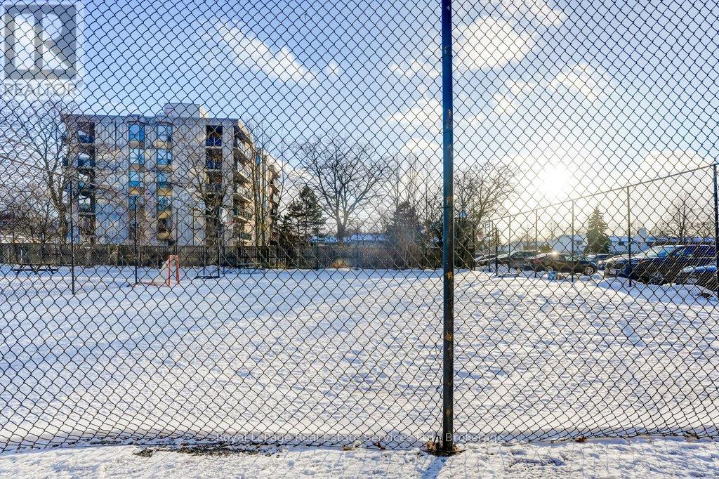 17 - 15 Albright Road, Hamilton, Ontario  L8K 5J2 - Photo 36 - X12740492