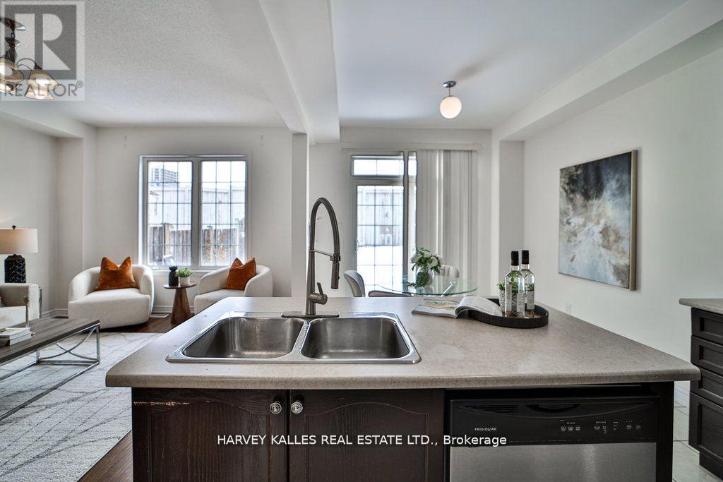 159 Hammersly Boulevard, Markham, Ontario  L6E 2C9 - Photo 7 - N12601854