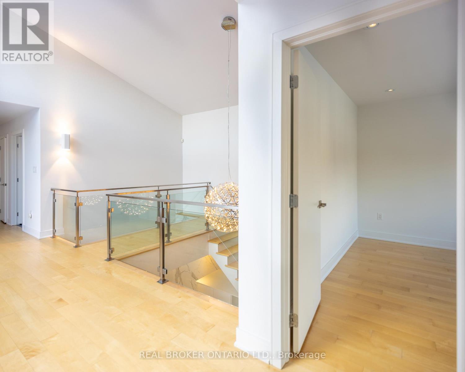 88 South Kingsway Way, Toronto, Ontario M6S 3T3 - Photo 27 - W12549708