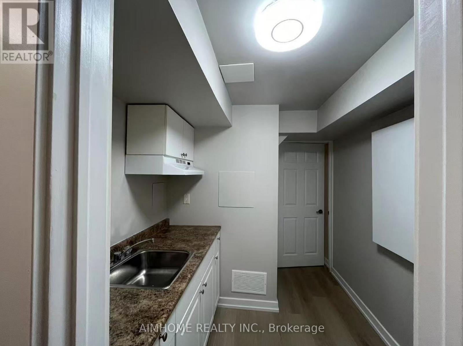 Bsmt - 401 Kittridge Road, Oakville, Ontario  L6H 7K6 - Photo 5 - W12599338