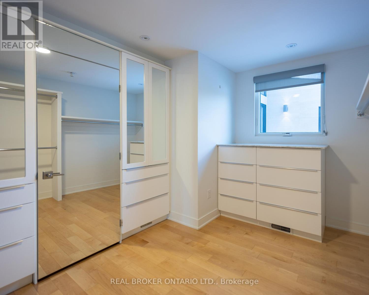 88 South Kingsway Way, Toronto, Ontario M6S 3T3 - Photo 26 - W12549708