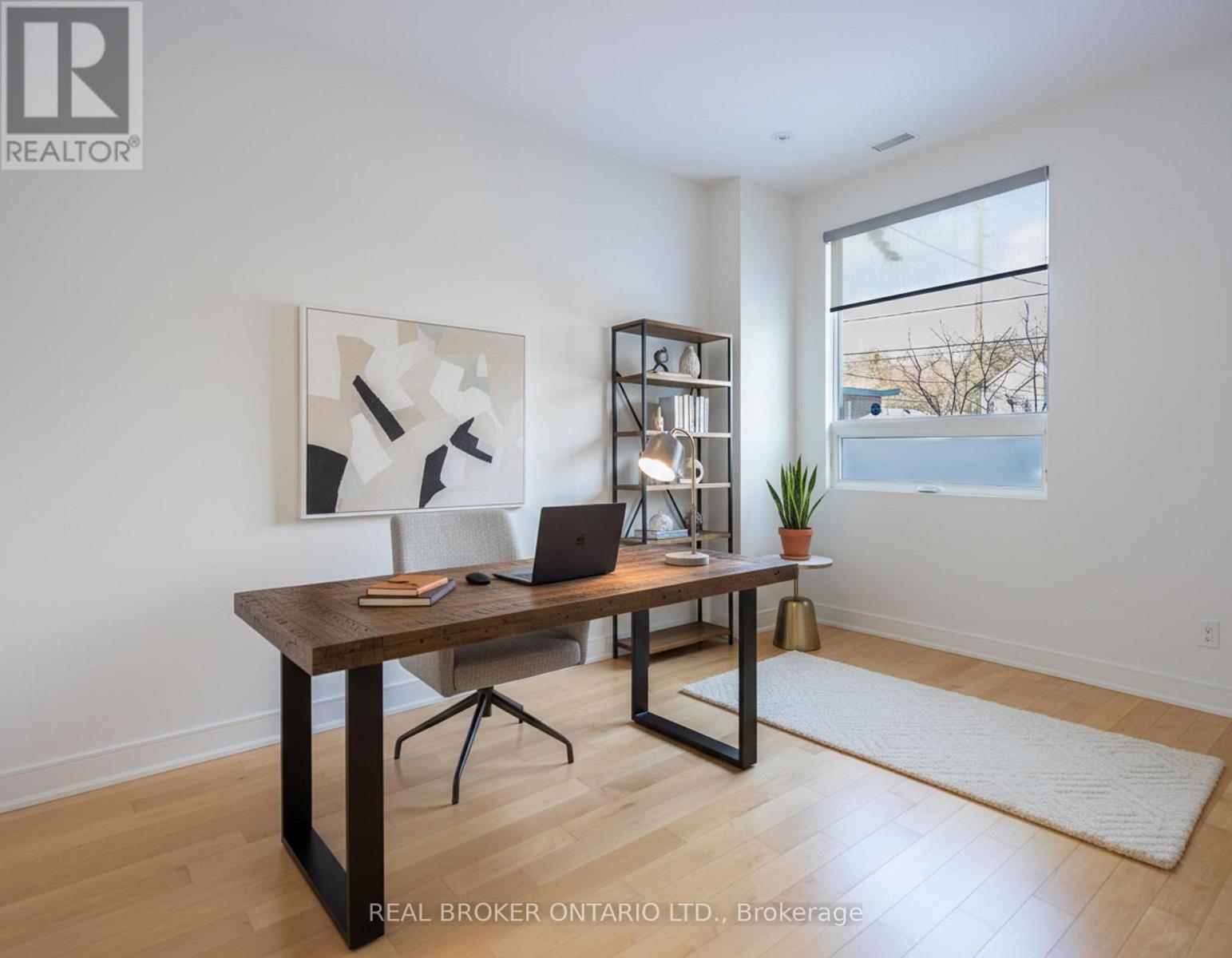 88 South Kingsway Way, Toronto, Ontario M6S 3T3 - Photo 5 - W12677336