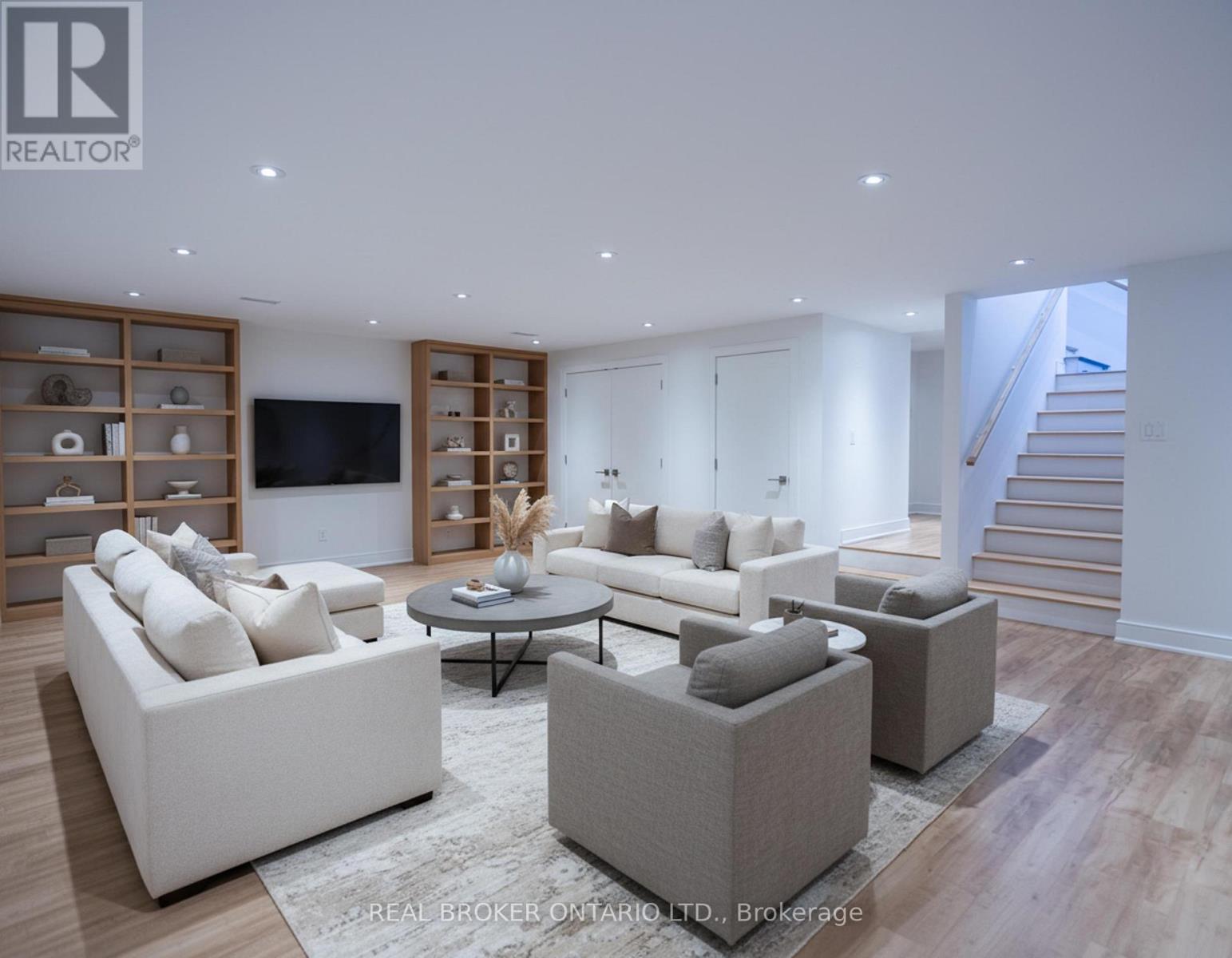 88 South Kingsway Way, Toronto, Ontario M6S 3T3 - Photo 30 - W12549708