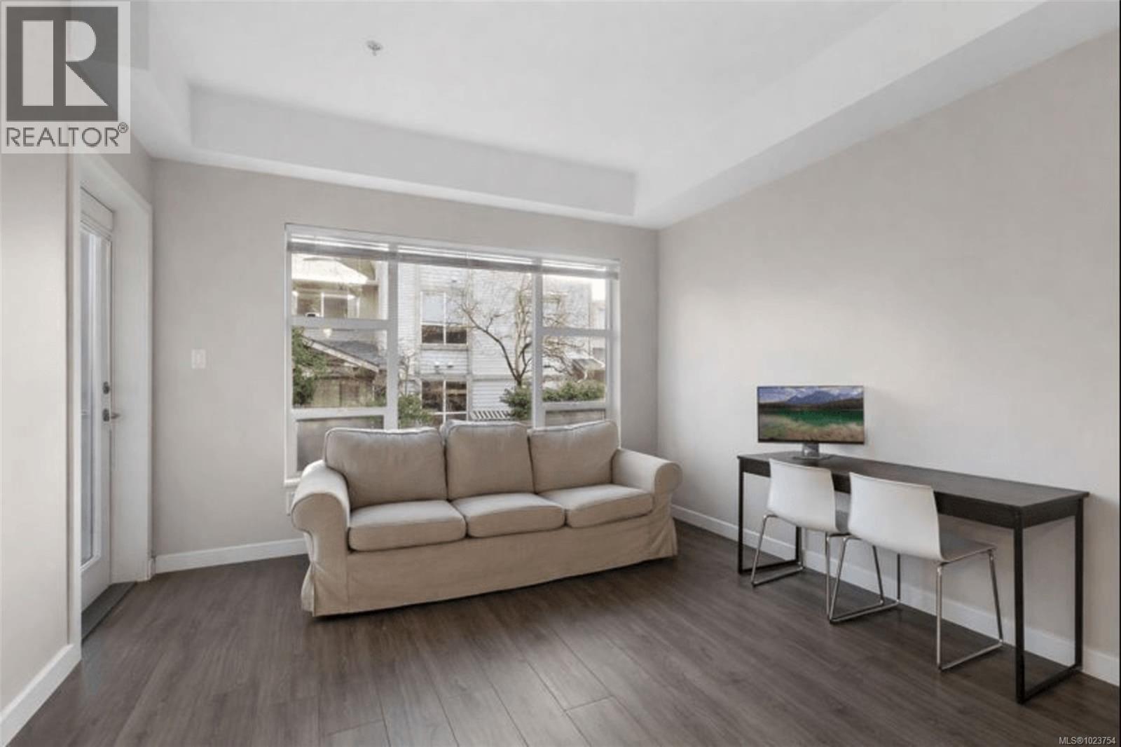 301 1018 Inverness Rd, Saanich, British Columbia V8X 0B1 - Photo 14 - 1023754