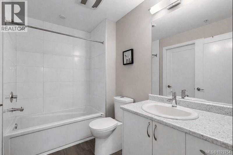 301 1018 Inverness Rd, Saanich, British Columbia V8X 0B1 - Photo 17 - 1023754