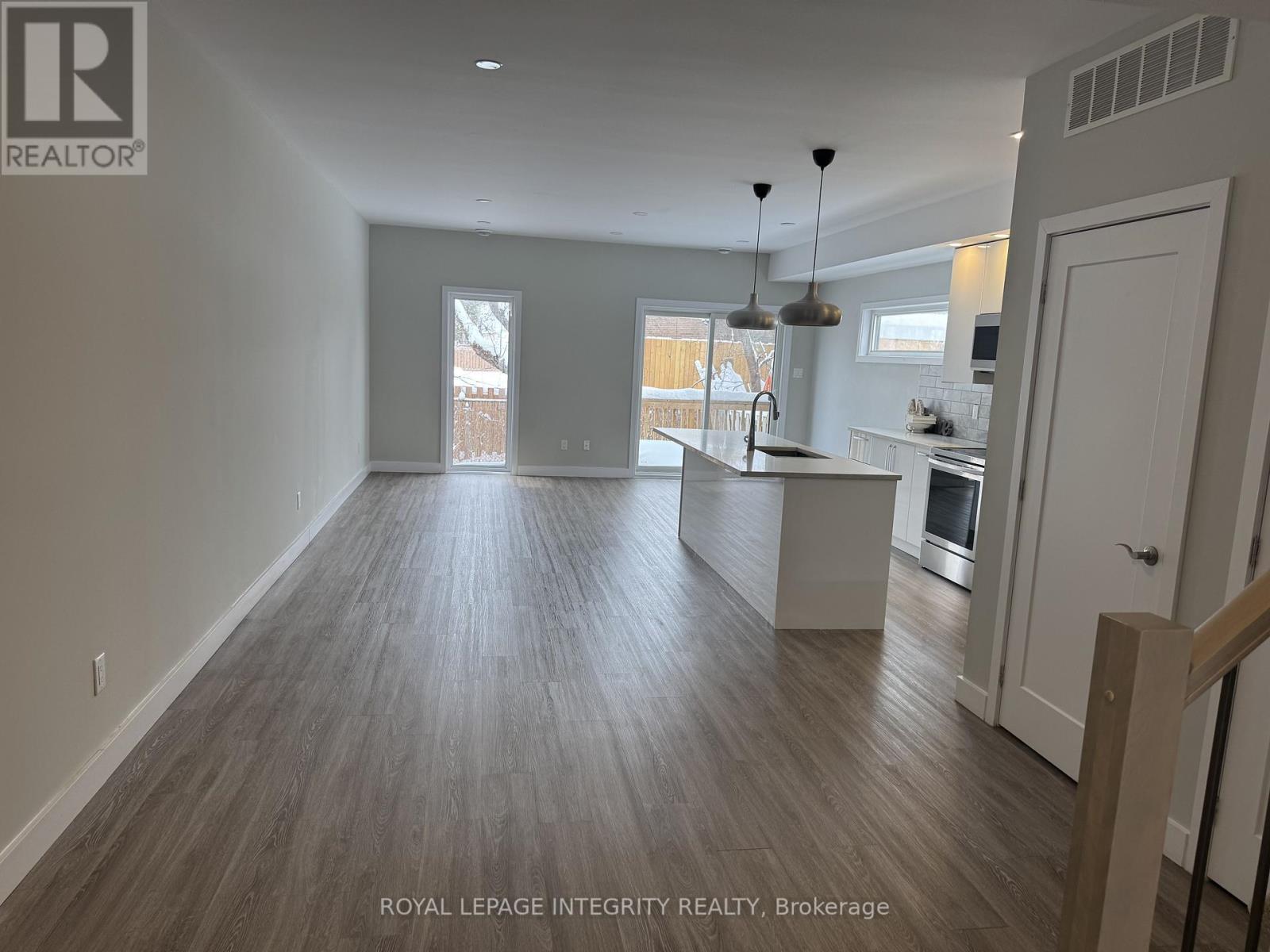 247 Granville Street, Ottawa, Ontario K1L 6Z3 - Photo 3 - X12740550