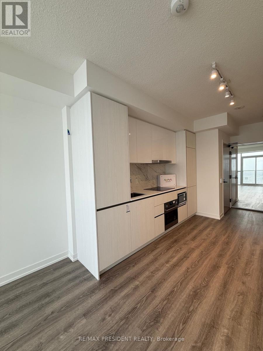 5108 - 8 Interchange Way, Vaughan, Ontario  L4K 0R2 - Photo 5 - N12740076