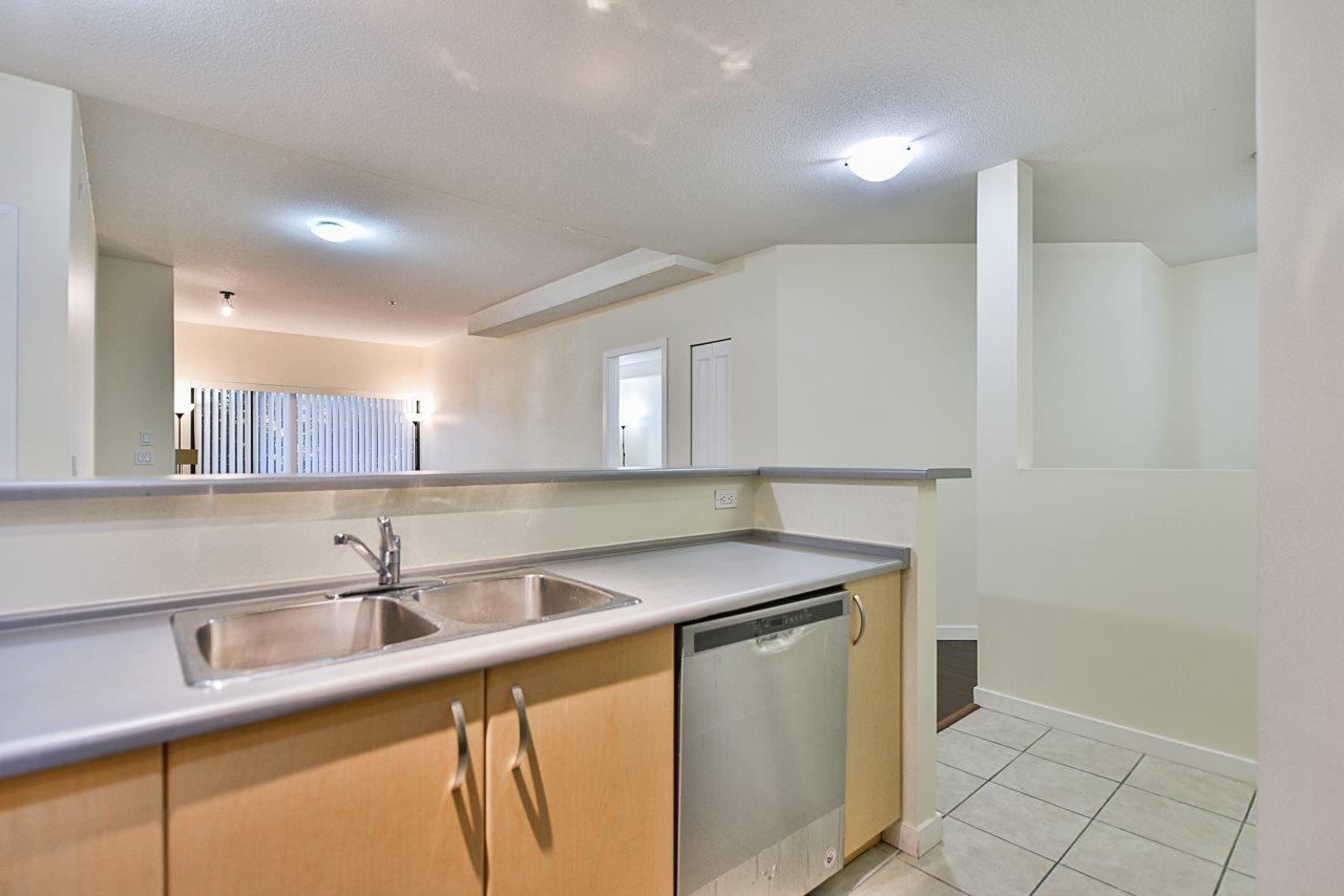 120 10866 City Parkway, Surrey, British Columbia  V3T 5W9 - Photo 4 - R2987081