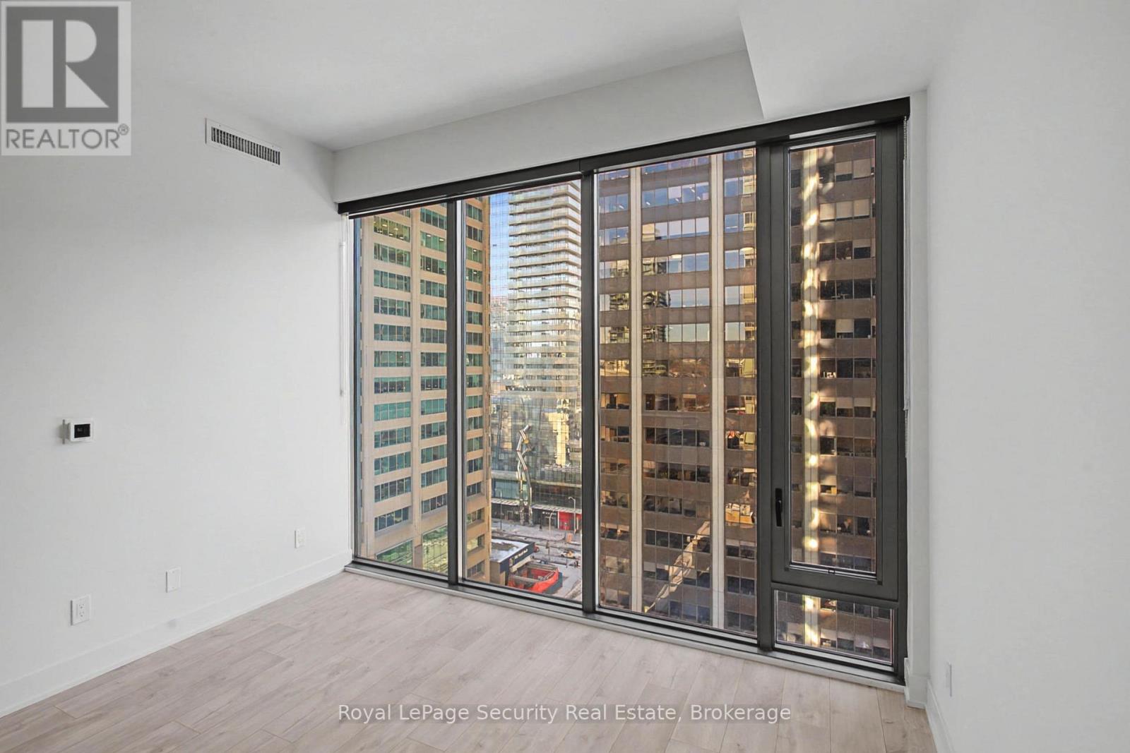 1305 - 8 Cumberland Street, Toronto, Ontario  M4W 0B6 - Photo 15 - C12740570