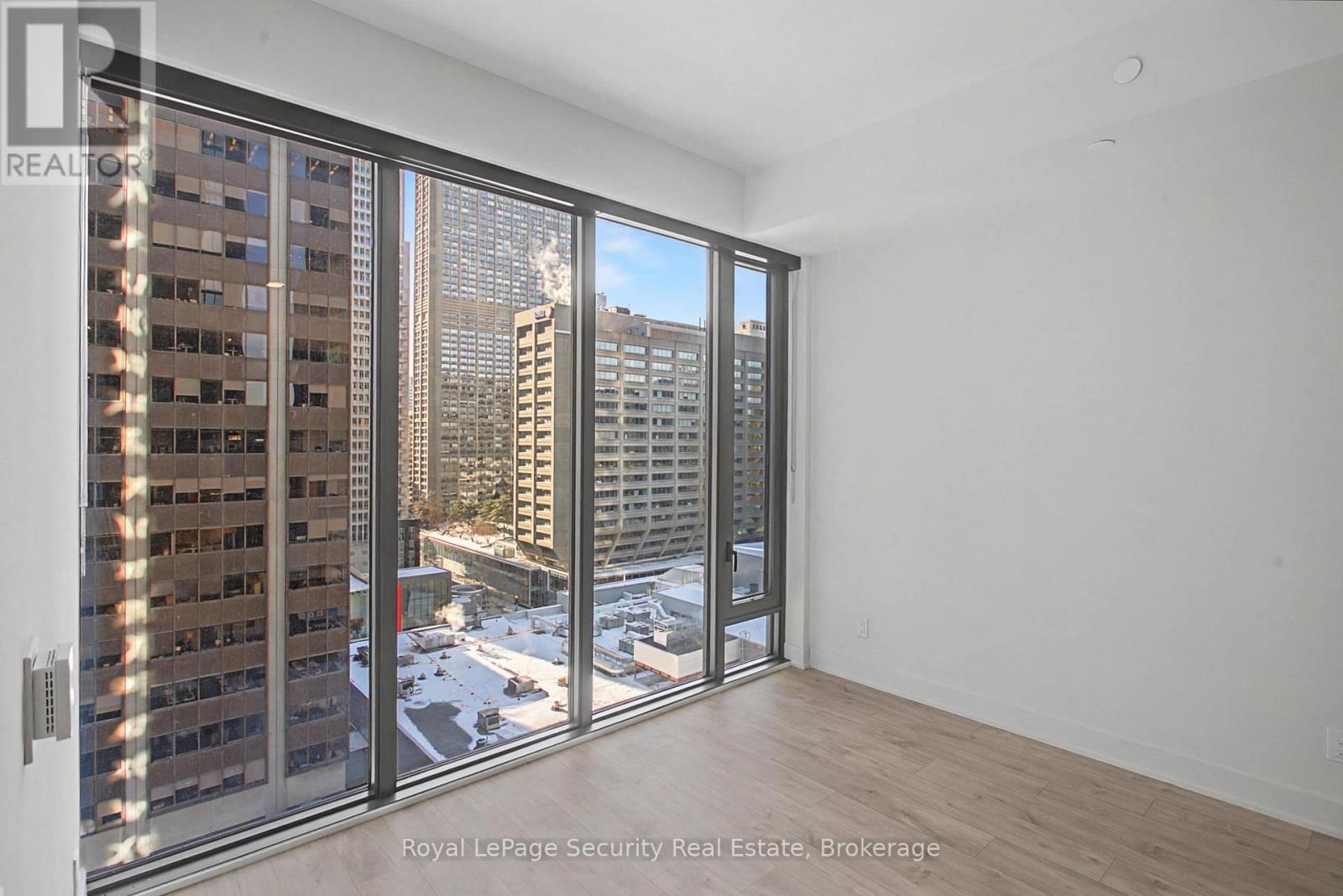 1305 - 8 Cumberland Street, Toronto, Ontario  M4W 0B6 - Photo 17 - C12740570