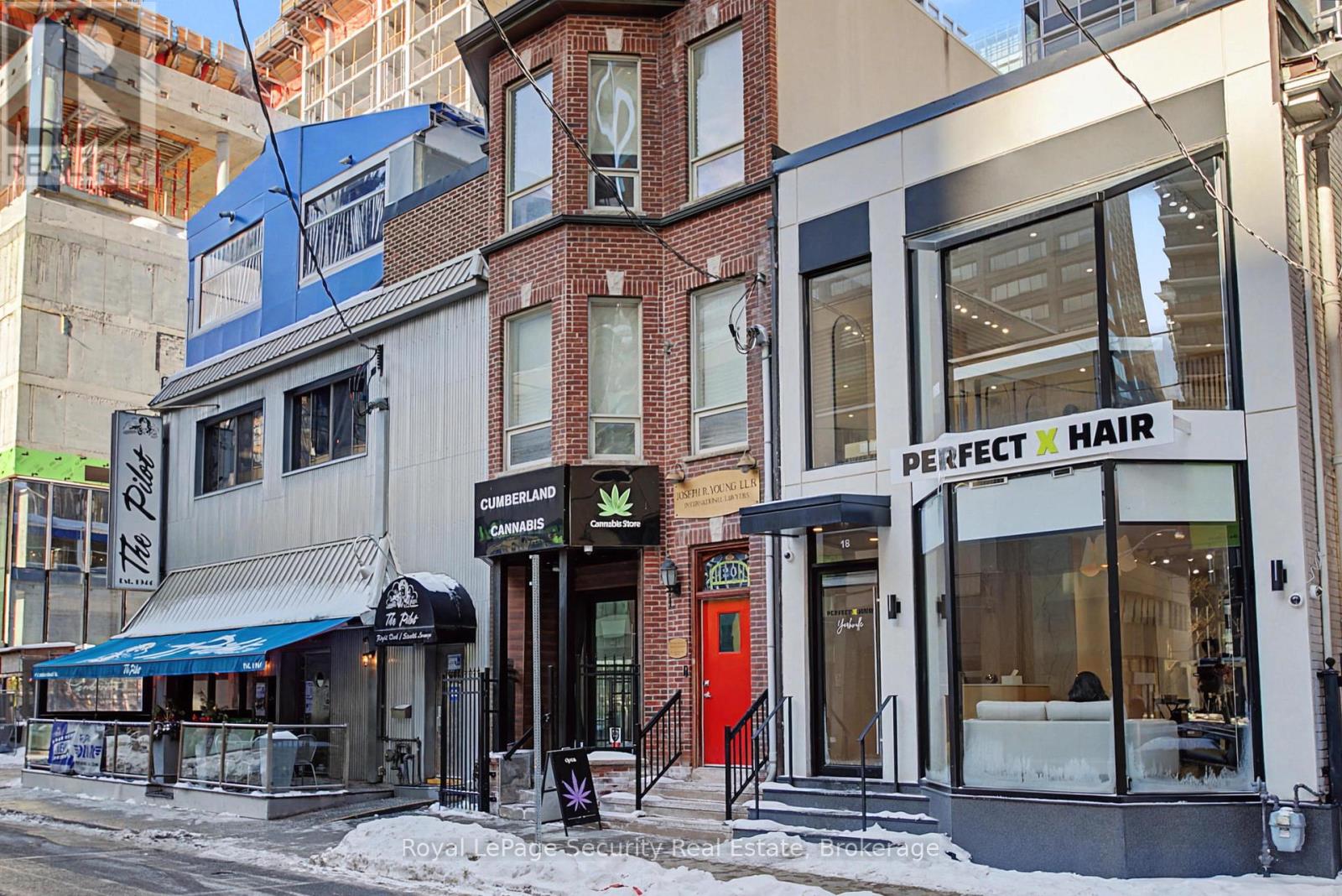 1305 - 8 Cumberland Street, Toronto, Ontario  M4W 0B6 - Photo 3 - C12740570