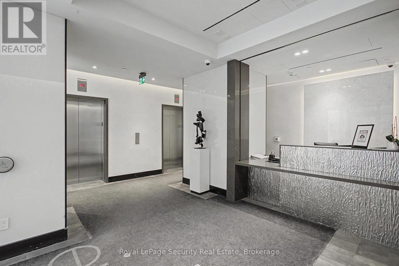 1305 - 8 Cumberland Street, Toronto, Ontario  M4W 0B6 - Photo 4 - C12740570