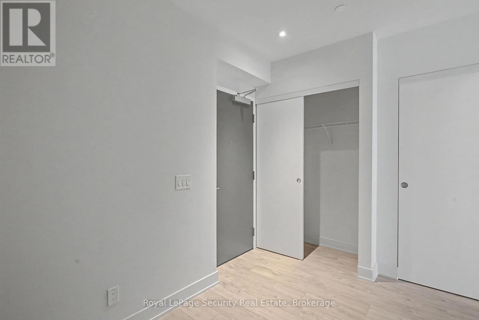 1305 - 8 Cumberland Street, Toronto, Ontario  M4W 0B6 - Photo 8 - C12740570