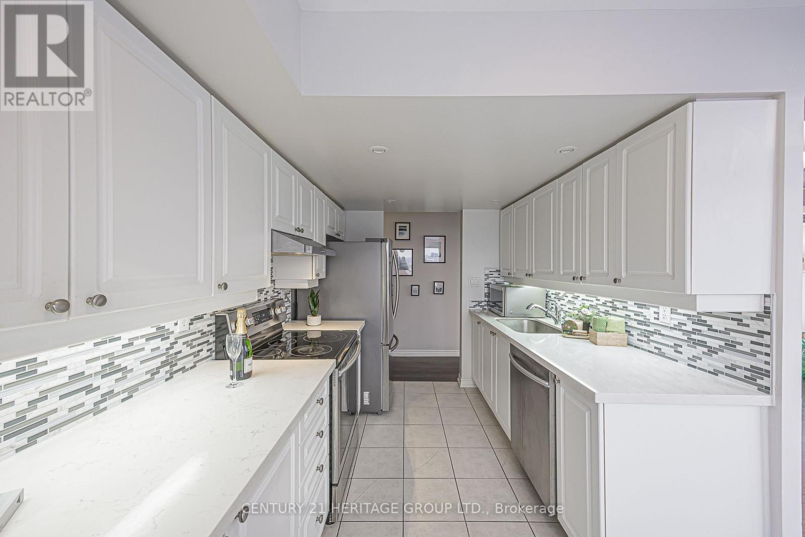 2510 - 1 Rean Drive, Toronto, Ontario  M2K 3C1 - Photo 13 - C12740578