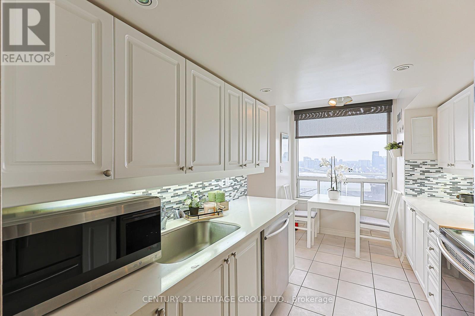 2510 - 1 Rean Drive, Toronto, Ontario  M2K 3C1 - Photo 15 - C12740578