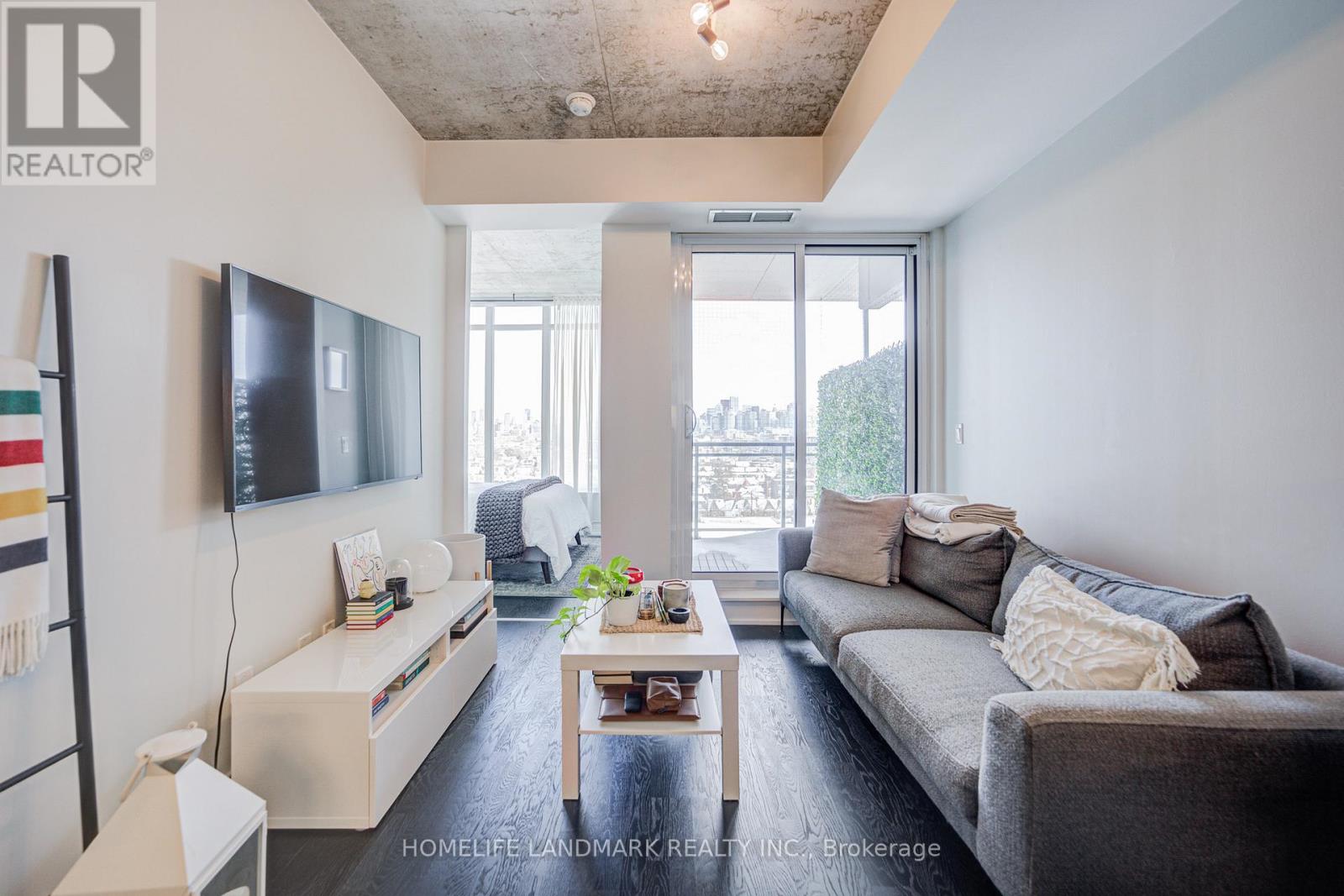 1028 - 20 Minowan Miikan Lane E, Toronto, Ontario  M6J 0E5 - Photo 6 - C12740604