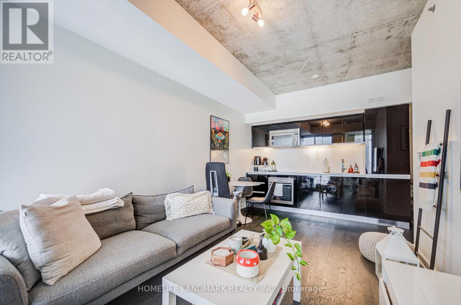 1028 - 20 Minowan Miikan Lane E, Toronto, Ontario  M6J 0E5 - Photo 8 - C12740604