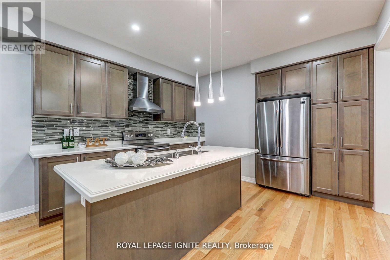 101 East Shore Drive, Clarington, Ontario  L1C 1Z8 - Photo 11 - E12740494