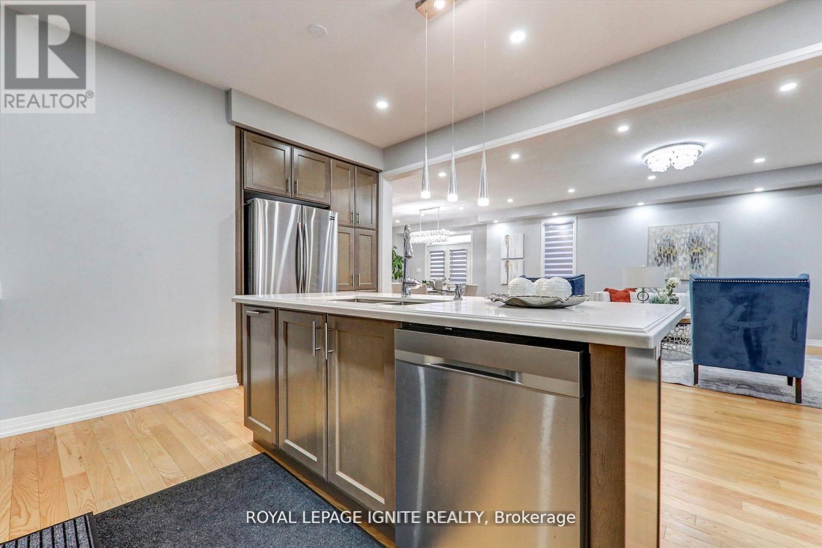 101 East Shore Drive, Clarington, Ontario  L1C 1Z8 - Photo 12 - E12740494