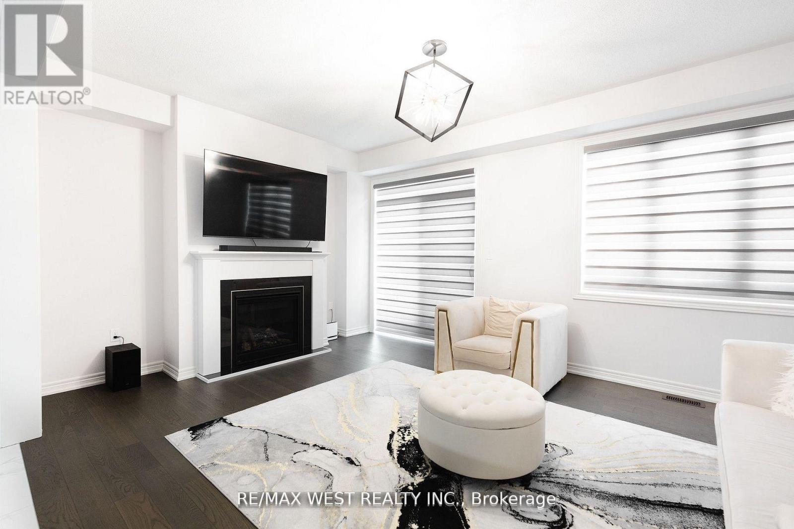 31 Frederick Taylor Way, East Gwillimbury (Mt Albert), Ontario  L0G 1M0 - Photo 10 - N12740526