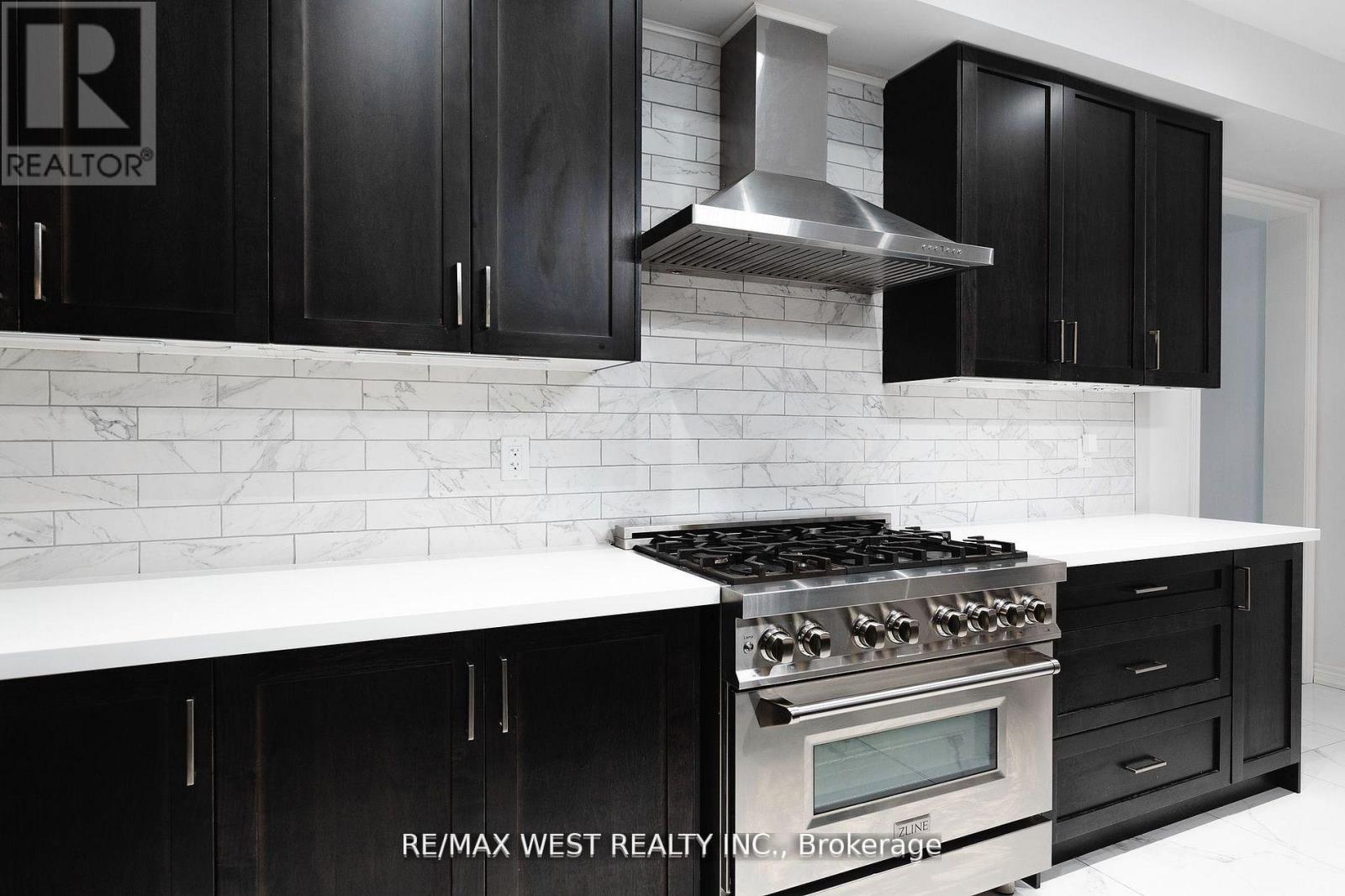 31 Frederick Taylor Way, East Gwillimbury (Mt Albert), Ontario  L0G 1M0 - Photo 5 - N12740526