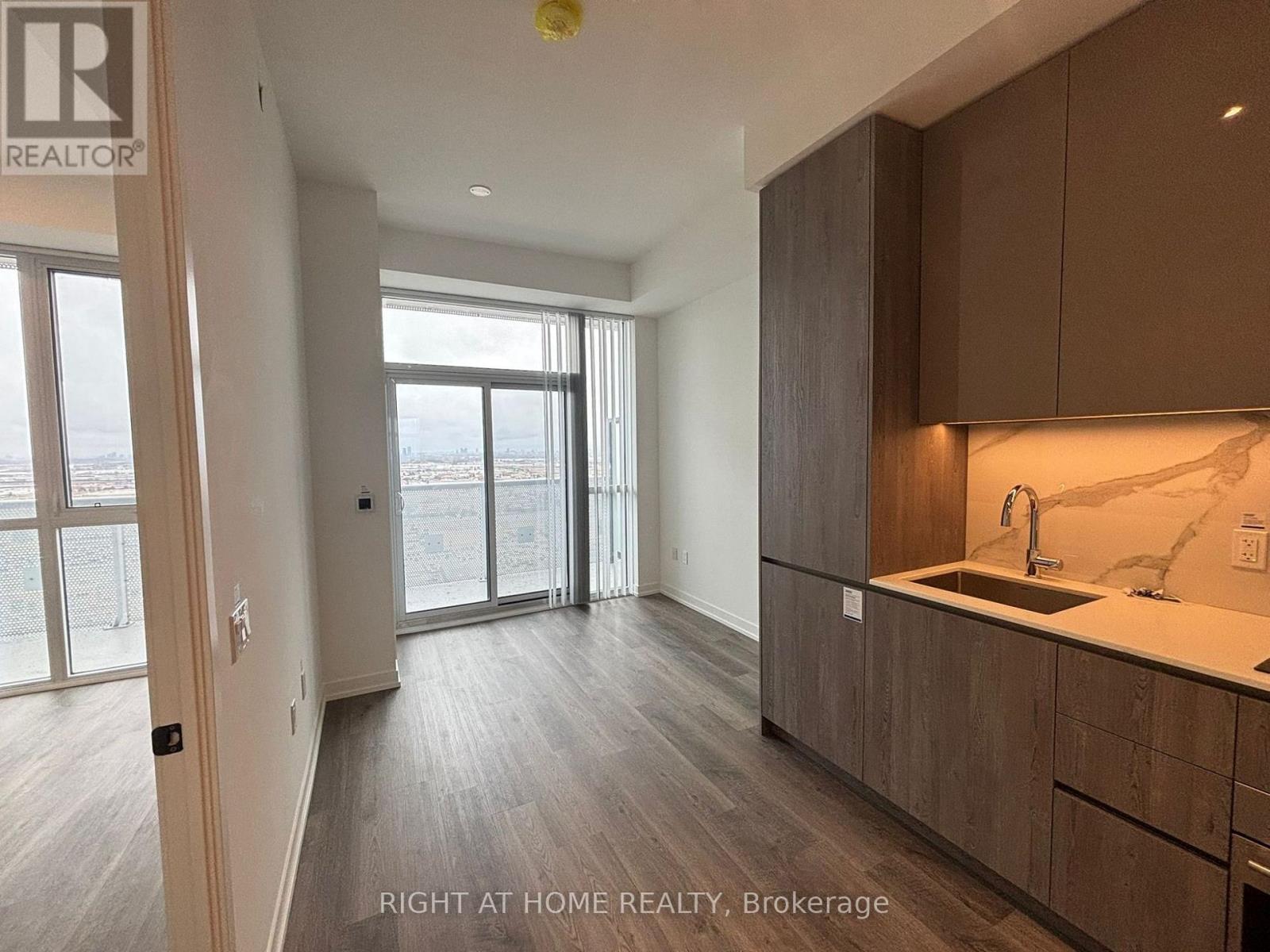 5308 - 8 Interchange Way, Vaughan, Ontario  L4K 0R2 - Photo 2 - N12740536