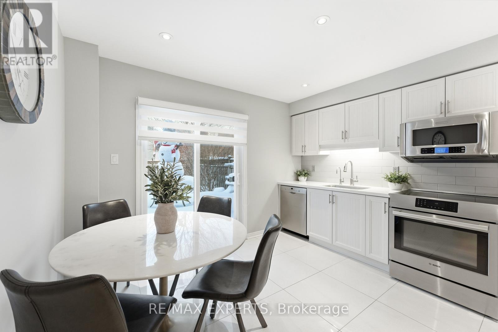 75 Delattaye Avenue, Aurora, Ontario  L4G 7T8 - Photo 14 - N12740552