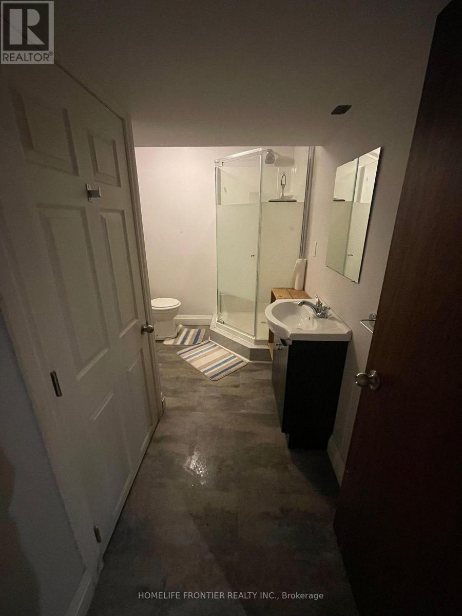 98 The Queensway South Avenue S, Georgina, Ontario  L4P 1Z4 - Photo 3 - N12740576